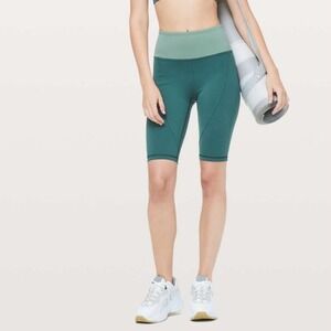 Lululemon Sweat & Repeat‎ Shorts 10", like new, size 6